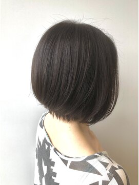 リール(reel) 【reel hair design】前下がり暗髪ボブ