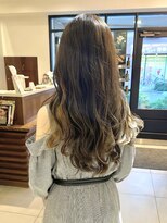 アイフィール アヴェダ 瑞江店(i feel AVEDA)&nbsp;【藤田】ロングの巻き髪スタイル×アッシュベージュ