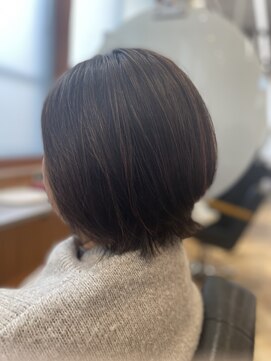 マル 日立(maru.) エレガントレイヤーショートボブ