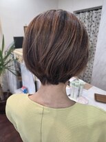 ルッカヘアガーデン 鶴ヶ島店&nbsp;ショートヘア×白髪ぼかしハイライト