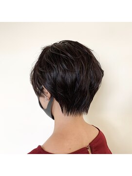 カールム(carlm) 【ｃａｒｌｍ/上川美幸】　ショートスタイル