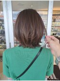 くびれ外はねボブハイライトベージュブラウンショートボブ