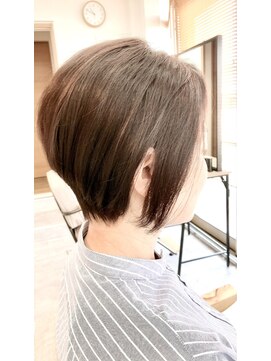 キッテ(kitte) 前下がりショートボブ
