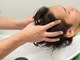ヘアーフロス(HAIR FLOS)の写真/頭皮のニオイや細毛の一因となる過酸化脂質を取り除きうるおいを与え、頭皮環境を整えます。