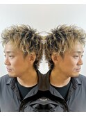 スパイキーウルフ×外ハネパーマ