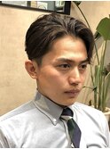 ニュアンスパーマセンターパート刈り上げマッシュビジネスヘア