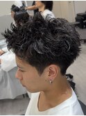 スパイキーショート短髪無造作パーマ