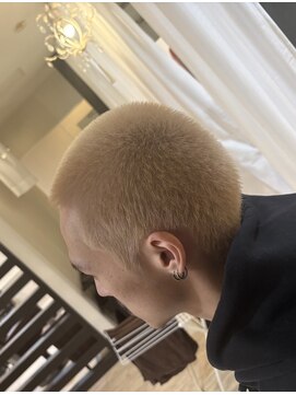 クラウン ヘア ラウンジ(CROWN hair lounge) 【クラウン】20代30代40代 金髪ボウズスタイル!