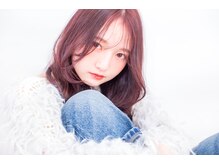 見えない負担を徹底オフ！全シャンプーにアルカリ除去ケア込み。退色や痒みを防いでダメージレスな髪へ♪