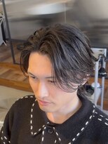 ボーイ(BOY) 長めフェザーウルフ/毛流れセンターパート/中華ウルフ