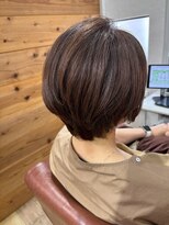 リーク(LEEK) 丸みとくびれのショートボブ(白髪染め)