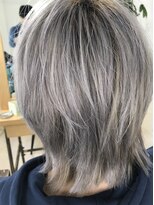 アンフィドットドゥルドゥ(AnFye.dueldo)&nbsp;【Anfye.dueldo】ウルフカット+ホワイトカラー