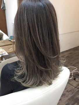 エル(ailes) ★ハイライト＆バレイヤージュ+アッシュベージュカラー★