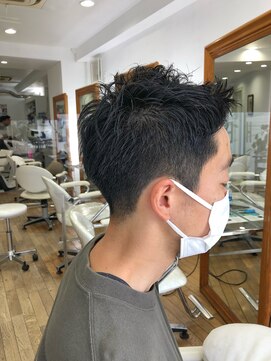 ヘッズ 本八幡店(HEADS) MEN'S HAIR  センターパート　ツイストスパイラル　コンマヘア