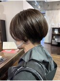 20代30代40代黒髪前下がりショート刈り上げ女子