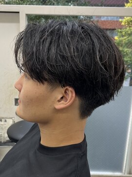 フイ 恵比寿(Hui) センターパート/刈り上げ/毛流れ