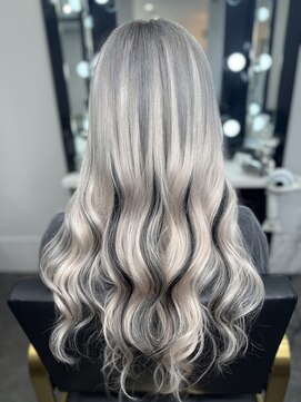 ロズクリア(Roz clear) エクステでハイトーンロング