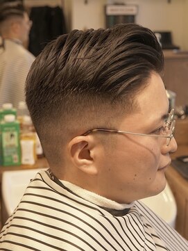 ザ チョップ ショップ ハラジュク(THE CHOP SHOP HARAJUKU) サイドパート + スキンフェード