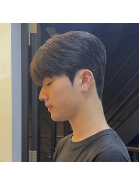 ジーエヌエム ゴニアンドムジン(G.N.M GUNHEE&MUJIN) 本場韓国ダウンパーマスタイル