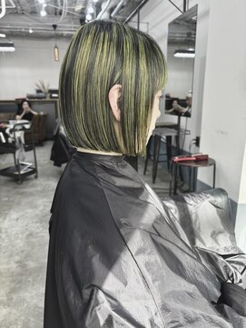 エシカ(ethica) 【ethica_南船場】ネオンイエローハイライト×切りっぱなしボブ