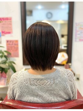 イングレス(INGRESS) 縮毛矯正とカラーで一気にイメチェン！大人女子の上品ショート