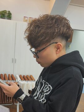 フラッシュパック(FLASH PACK) スペインカール/スキンフェード/メッシュ/海外/スパイラルパーマ