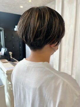 キャアリー(Caary) 福山人気刈り上げショート立体感コントラストハイライト小顔艶髪