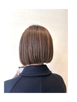 カルディアルッソ(CARDIA LUSSO) ぱっつんボブ