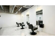 ルオラ(Luora)の雰囲気(お席は4席ございます!アイラッシュ、まつげパーマも可能です◎)