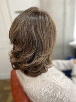 ピュアソウル(Pure Soul) 白髪を味方にカラーを楽しむ白髪ぼかしハイライト×ミディアム