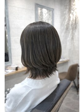 バンビ(BAMBI) 20代30代40代 大人ウルフボブ×艶感グレージュ