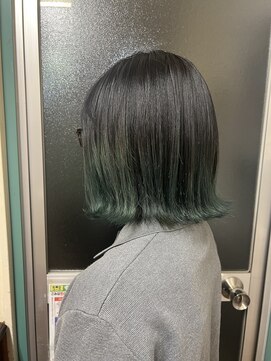 トータルビューティーサロン トップスタイル グリーンカラーを活かしたヘアカラー