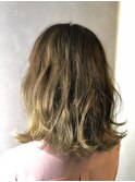 ハイライト　オリーブベージュボブスタイル