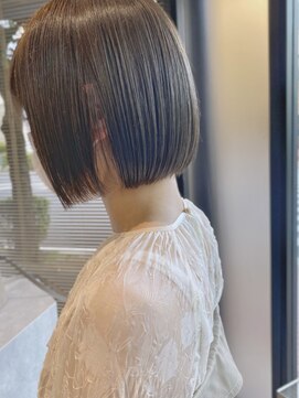 リノショアーズ 日本大通り店(RINOSHORES) 【ハイライト＋ワンカラー】 ミニボブ/ クリームベージュ