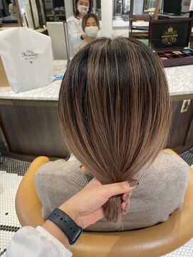 リバレッジ 広尾(Leverage) ピンクベージュバレイヤージュ