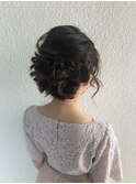 サイド 編み込み 少し ボリューム シニヨン ヘアアレンジ