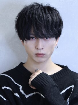 コンフィデンス 新宿3rd(confidence) ナチュラルセットマッシュ黒髪パーマツーブロック刈り上げスーツ