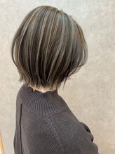 エニル(enil) ＊ショートボブ×ハイライト×外ハネ