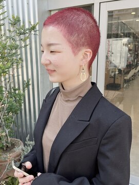 ザレミー(THE REMMY) バズカットスタイル/ボルドーカラー/暖色カラー/坊主女子