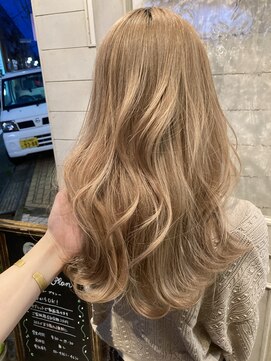 アミュレ ヘア サロン(Amule hair salon) ハイトーンカラー重めロングレイヤーなし波型ミックス巻き仕上げ
