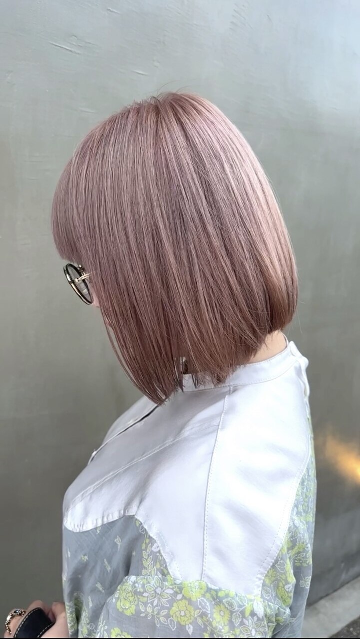 ミルクティーベージュピンクベージュダブルカラーショートボブ