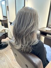 【鳴海では少ないデザインカラーが得意なお店】ブリーチ、ハイライトカラーでワンランク上のおしゃれ