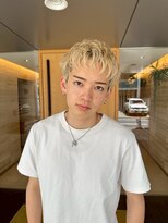 ヒュー 広島(HEW)&nbsp;マッシュウルフ/短髪黒髪/ツーブロック/刈り上げ/センターパート