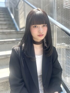 スリーアン(THREE ann.) 顔周りレイヤーカット