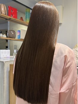 ユニ(uni)の写真/【uniの看板メニュー★】次世代縮毛矯正で極限まで傷まず、真っ直ぐになりすぎない柔らかな質感へ。
