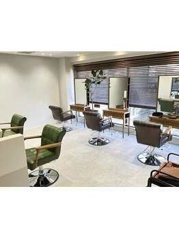 女性ならではの髪のお悩みに、妥協せず、綺麗でいられるよう一人ひとりに寄り添います♪