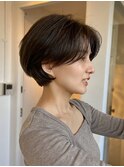 前髪長めのフレンチショートボブ20代30代40代