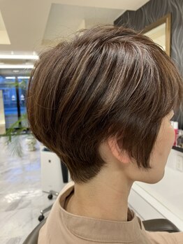 イデア 町田店(idea)の写真/【マンツーマン】40代以上の髪悩みに寄り添う。白髪カバーと髪質改善で品のある艶髪へ。