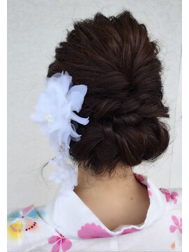 ヨロ(YoLo.) ルーズな愛されアップセット 担当:藤原