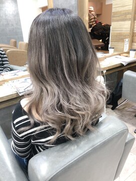 ジゼル(gisele) グレーグラデーション